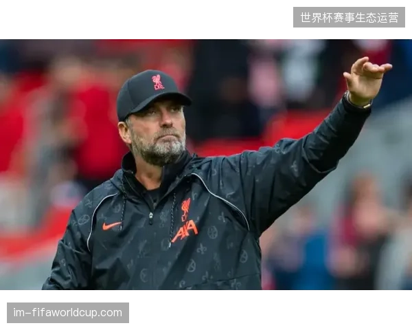 拜仁慕尼黑计划在夏窗引进攻击型中场，以分担穆西亚拉的组织压力并应对伤病风险